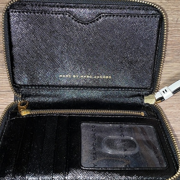 Marc by Marc Jacobs black & white Zip Wristlet - Picture 3 of 4